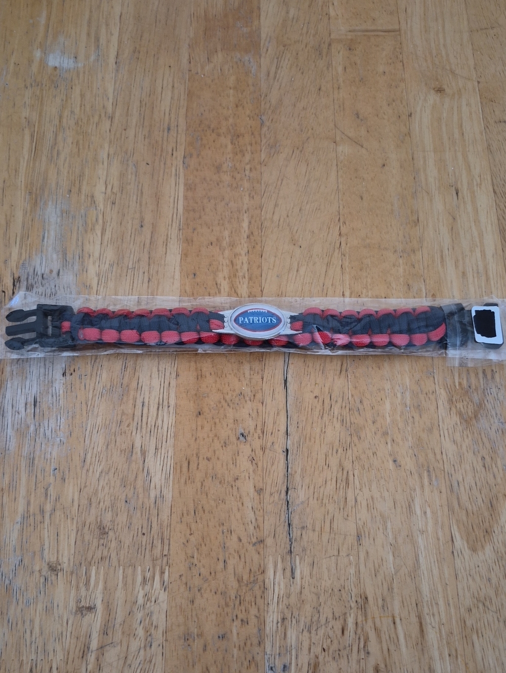 Source Unknown Red and Black Braided Paracord Bracelet with Team Emblem